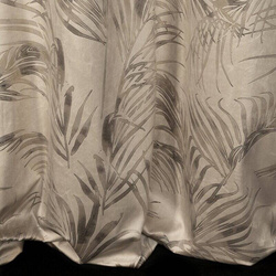 Zavjesa od mekog baršuna s metalik printom s motivom palminog lišća 135x270 Debra