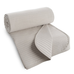 Prekrivač od ​​baršuna 240x220 cm, prošiven vrućim prešanjem s geometrijskim uzorkom - VELVET2