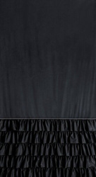 Gotova baršunasta zavjesa s volanima i ukrasnim kamenčićima Carli 140 x 250 cm