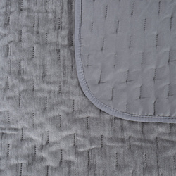 Prekrivač od ​​šenila 170x210 cm, prošiven metodom vrućeg prešanja HELEN1