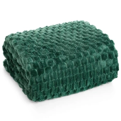 Deka vrlo mekana i ugodna na dodir s reljefnim 3D uzorkom 200x220 Cindy 6