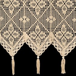 Ažurna kuhinjska zavjesa 150x60 u boho stilu s ukrasnim resicama MARTHA 
