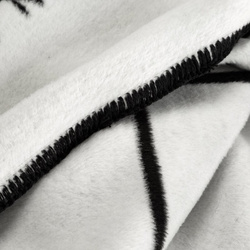 Pamučno-akrilna topla deka 220x240 cm s geometrijskim printom ELEGANTE Eva Minge