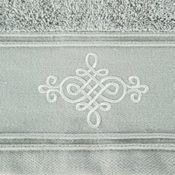 Debeli ručnik s ornamentalnim vezom težine 600 g/m2 Klas2