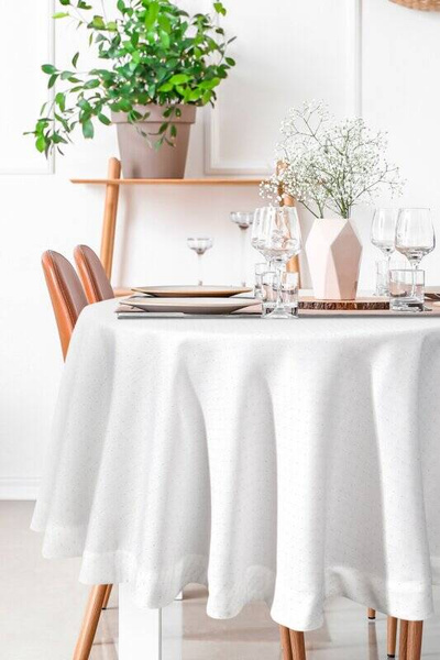 Okrugli stolnjak ukrašen srebrnim sjajnim koncem s elegantnom trakom ∅ 150 cm Eliza 