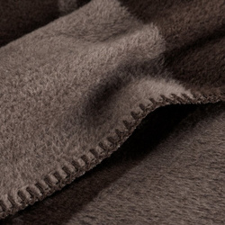 Pamučno-akrilna topla deka 220x240 cm s geometrijskim printom ELEGANTE Eva Minge