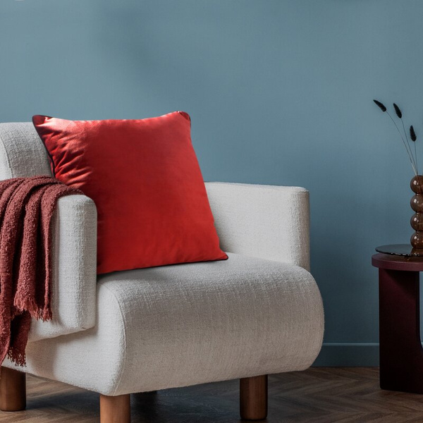 Jastučnica 60x60 od baršuna s nježnim sjajem i ukrasnim rubom Gaja