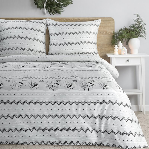 Božićni set posteljine 140x200 cm od pamučnog satena, bijele boje, ukrašen suptilnim printom TASHA