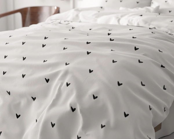 Set posteljine 240x220 od mikrovlakana sa čistim printom, nije potrebno glačanje