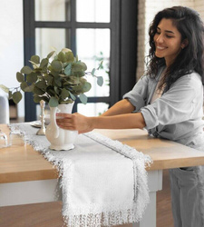 PREMIUM stolnjak 140x280 ukrašen lepršavim resama Jasper