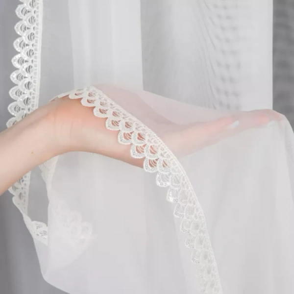 Bijela zavjesa 400x250 cm s ukrasnom čipkom i vezicom - CAROLINE