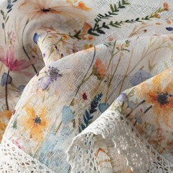 Bijelo-žuta kuhinjska zavjesa od gaze ukrašena cvjetnim printom i čipkom, 150x60 cm, tunel ROZALIE