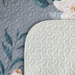 Lagani baršunasti prekrivač za krevet 200x220 cm ukrašen cvjetnim printom ROSITA