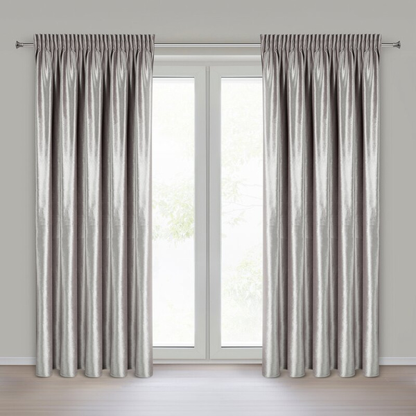 Srebrna zavjesa od sjajnog baršuna 140x270 cm traka - CAMERON