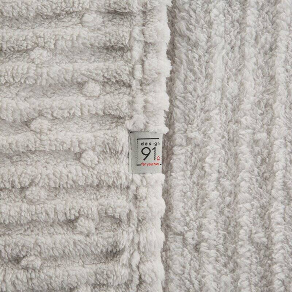 DESIGN 91 deka s uzorkom reljefnih pruga 150x200 LISA