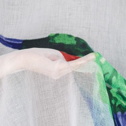 Set od 2 zavjese 140x260 od svijetlog etamina s motivom ruže i slatkog kolibrića LIA