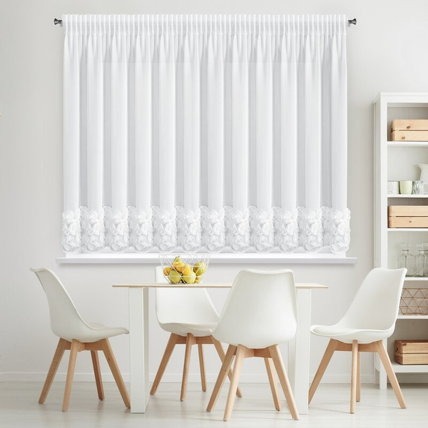 Bijela šifonska zavjesa ukrašena 3D aplikacijom ruže, 400x160 cm, traka - Roses- Eva Minge