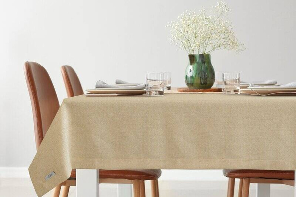 Stolnjak 140x180 s lanenim tkanjem i sjajnim koncem, završen dvostrukom trakom na rubovima BIANCA 1