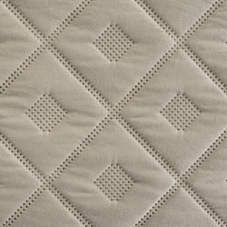 Prekrivač 220x240 s geometrijskim uzorkom izrađen tehnikom vrućeg prešanja ALARA 6 