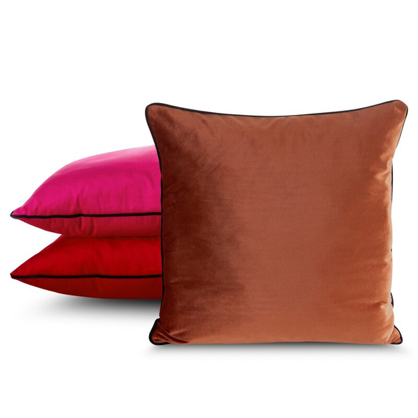 Jastučnica 45x45 od baršuna s nježnim sjajem i ukrasnim rubom Gaja