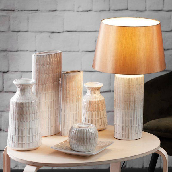 Lampa stolna izrađena od keramičke gline sa sjajnim smeđam abažurom 33X56 Edna