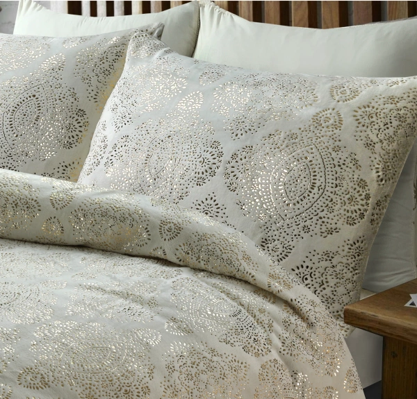 Posteljina od flanelskog flisa 200x200/220 sa zlatnim uzorkom Glamour Flannel