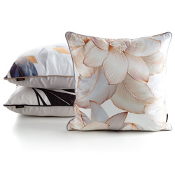 Baršunasta jastučnica 45x45 ukrašena botaničkim printom VELVET