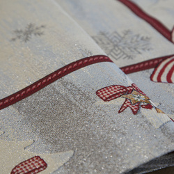 Tapiserijski stolnjak 140x180 cm ukrašen božićnim motivom