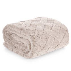 Flano deka 170x210 ukrašena reljefnim uzorkom CARO