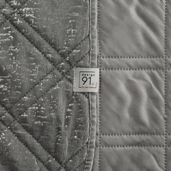 Prošiveni baršunasti prekrivač 170x210 sa sjajnim, iznošenim printom Luiz Blink