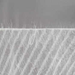 Svjetlosiva zavjesa s trakom od tkanine ukrašenom lepršavim moher koncem i voalom 140x250 Amira