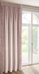 Ekskluzivna baršunasta zavjesa ukrašena 3D aplikacijom ruže 140x270 cm traka - ROSES Eva Minge