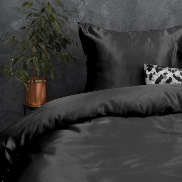 Elegantna crna posteljina od mikroperkal satena 140x220 Beuty Skin Care