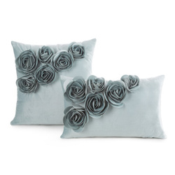 Baršunasta jastučnica 45 x 45 cm ukrašena 3D ružama Flores 1