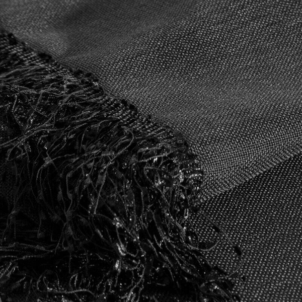 Stolnjak 140x220 ukrašen trakom s resama Tina