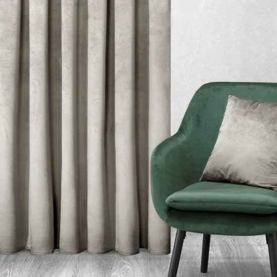Gotova zavjesa od glat baršuna 140x250 težine 215 g/m2 Pierre