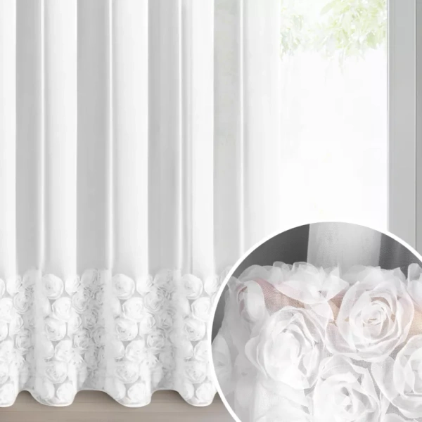 Bijela mrežasta zavjesa ukrašena 3D aplikacijom ruže, 140x270 cm - traka ROSES3 - Eva Minge