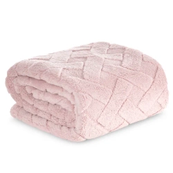 Flano deka 170x210 ukrašena reljefnim uzorkom CARO