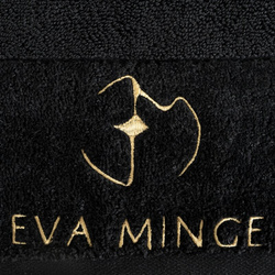 EVA MINGE GAJA ručnik 30x50 od pamučnog frotira s baršunastim rubom i vezom s logom kolekcije, 550 g/m2
