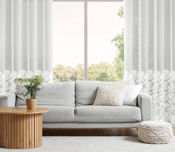 Bijela mrežasta zavjesa ukrašena cvijećem i malim 3D perlicama,, 140x250 cm, rupice - JASMIN 2 Eva Minge