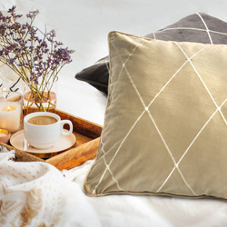 Jastučnica dekorativna pierre cardin Margo Pierre Cardin 45x45 cm svjetlosiva