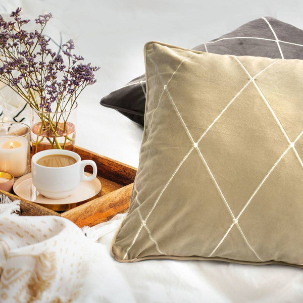 Jastučnica dekorativna pierre cardin Margo Pierre Cardin 45x45 cm svjetlosiva