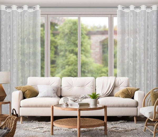 Zavjesa izrađena od tkanine s finom mrežastom strukturom i srebrnim tiskom lišća 140x260 Leila