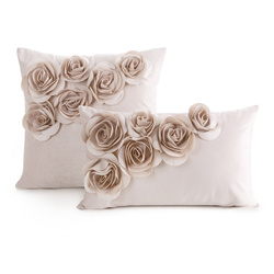 Baršunasta jastučnica 45 x 45 cm ukrašena 3D ružama Flores 1