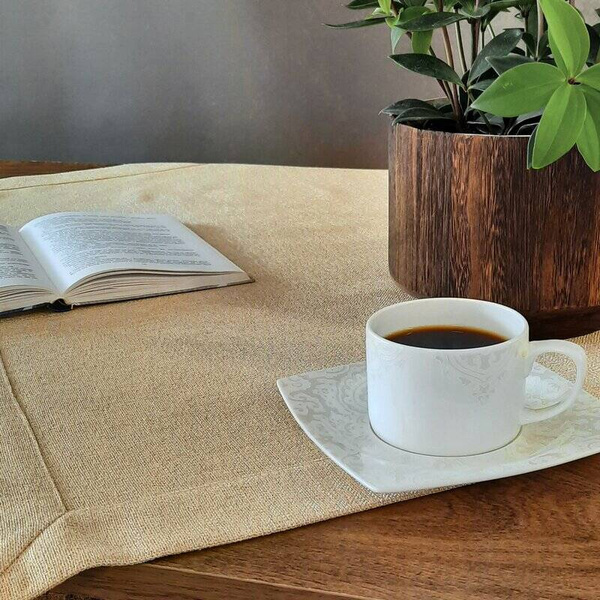 Stolnjak 85x85 s lanenim tkanjem i sjajnim koncem, završen dvostrukom trakom na rubovima BIANCA 1