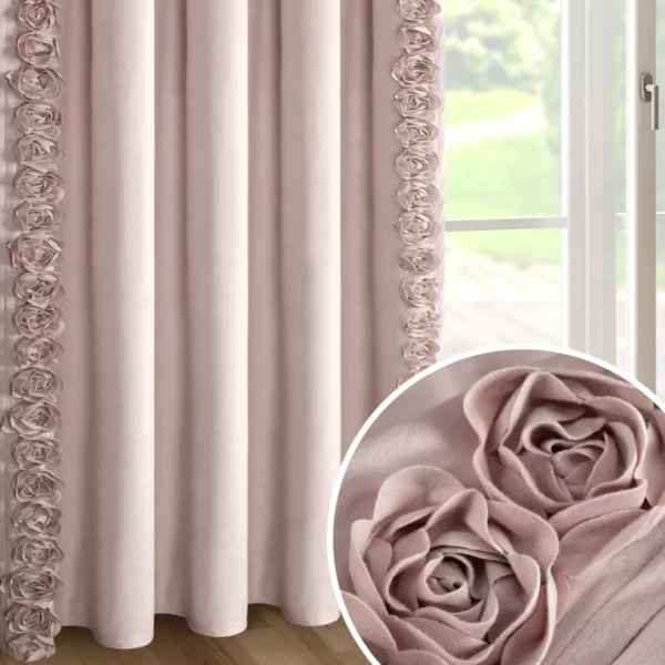 Ekskluzivna baršunasta zavjesa ukrašena 3D aplikacijom ruže 140x270 cm traka - ROSES Eva Minge