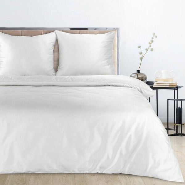 NOVA STYLE  set posteljine 160x200 od mješavine pamuka i poliesterskih vlakana ukrašen suptilnom čipkom Linda