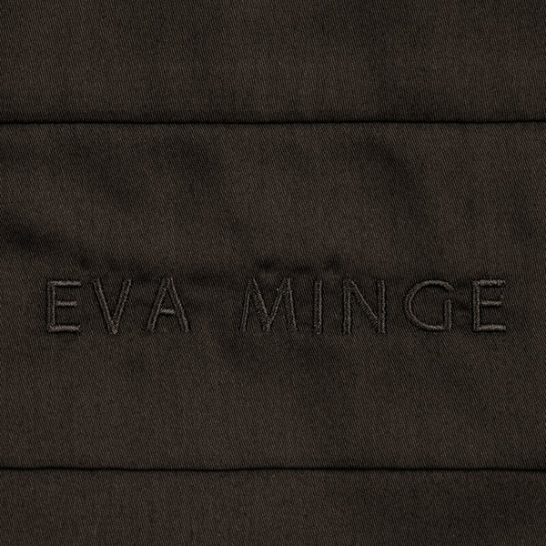 Ekskluzivna pamučna posteljina dimenzija 160x200 cm, makosatin s ukrasnim rubovima i vezom, kolekcija MINGE ELEGANTE