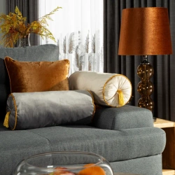 Ukrasni jastuk valjak od baršuna s ukrasnim resicama Velvet 70