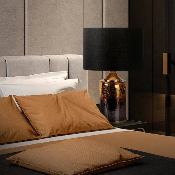 Stolna lampa crno zlata na podlozi od zasjenjenog stakla 38X60 Samara